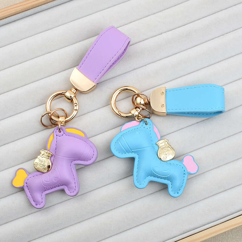 Bag charms designer Keychain charm for Men and Women leather Exquisite Backpack Pony Pendant Car Key Ring