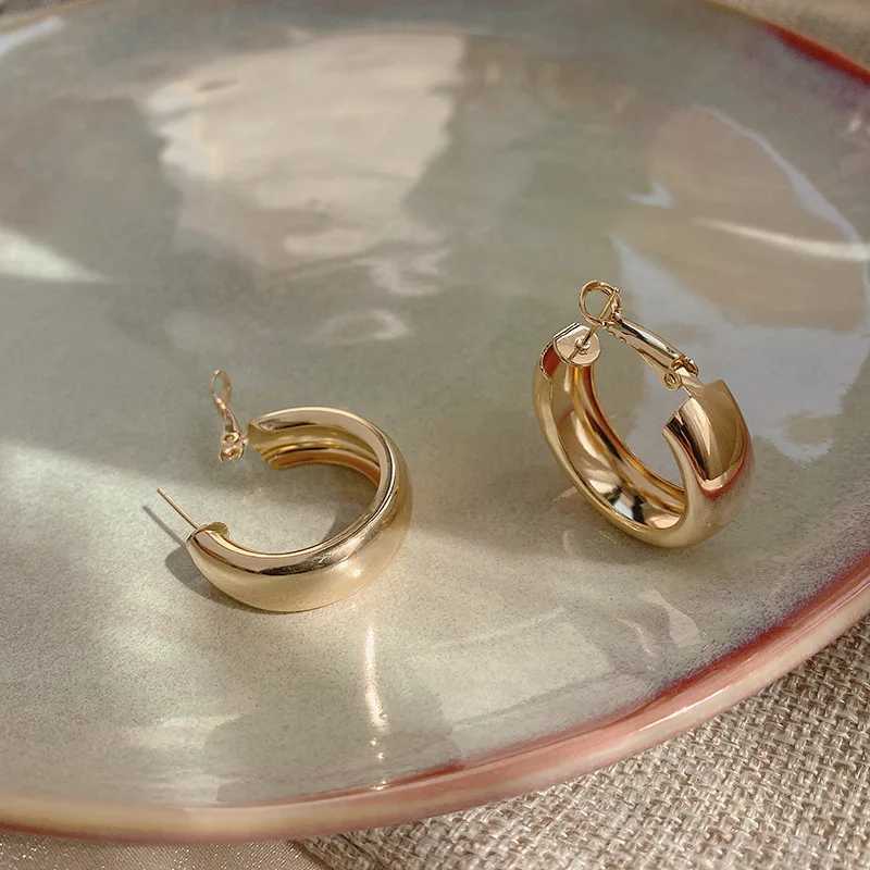 Vintage Smooth Round Metal Chunky Hoop Earrings for Women Gold Color Wide Thick Geometric Statement Earrings Jewelry Gift XJ250814