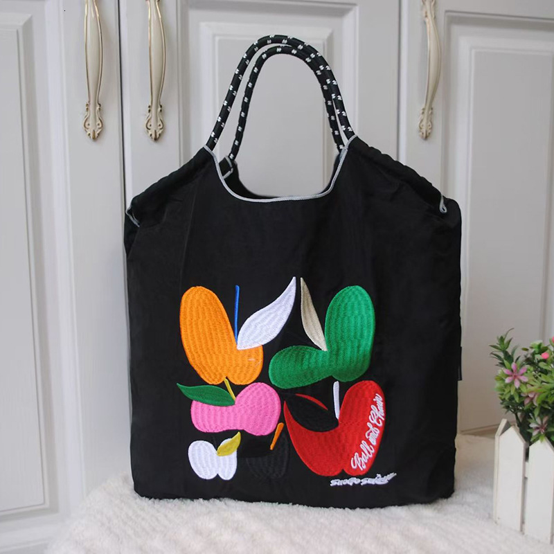 Ins Style Tote Women New Large Capacity Nylon Handbag for Class Commuting Shopping Bag