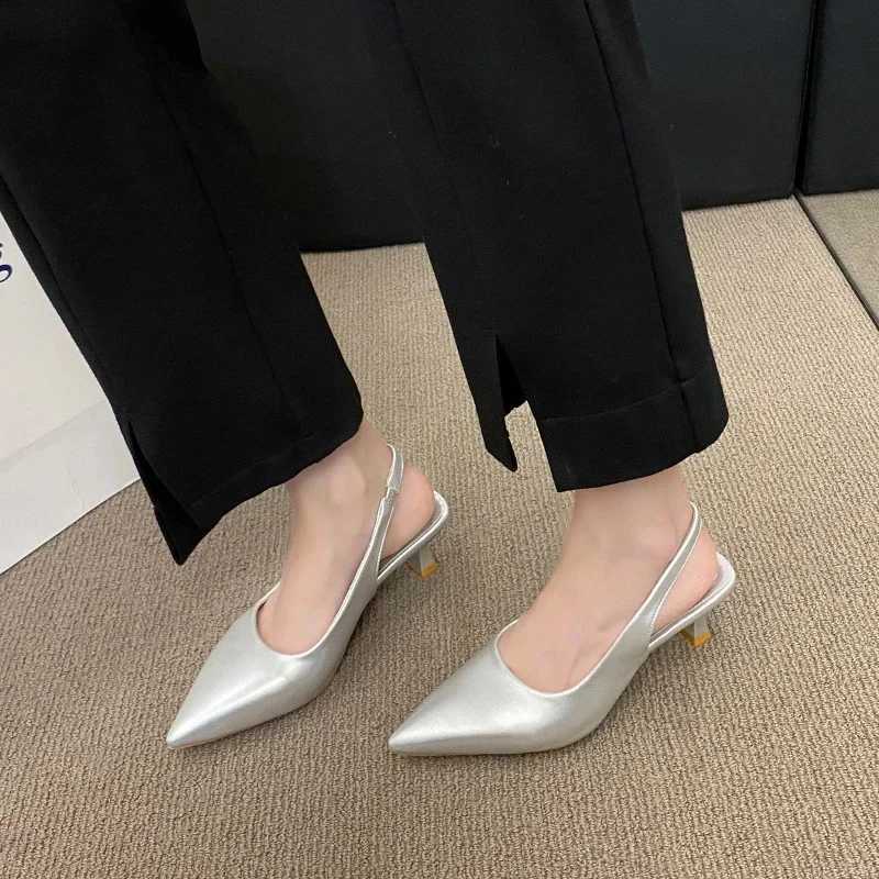 2025 Fashion Womens Shoes New Womens Pumps Solid Color Simple Mid Heel Shoes Sexy Pointed Toe Slingback Elegant Dress Shoes W250814