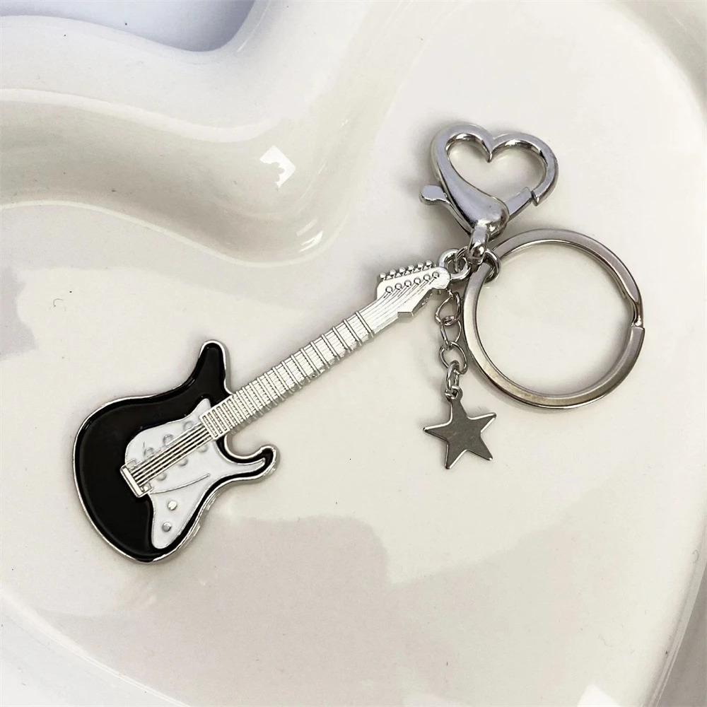 Guitar Love Heart Star Key Chain for Men Women Sweet Cool Trendy Fashion Pendant Keychain Rock Punk Vintage Accessories Gift 250811