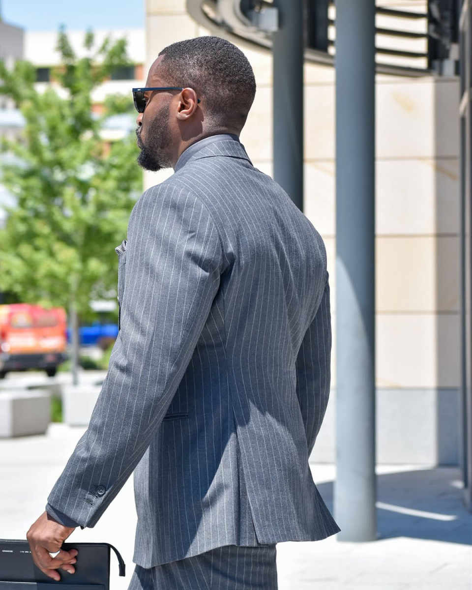 Business Pinstripe Wedding Tuxedos Peaked Lapel 2 Pcs Jacket Pants Men Suit Formal Double Breasted Evening Blazers Customized