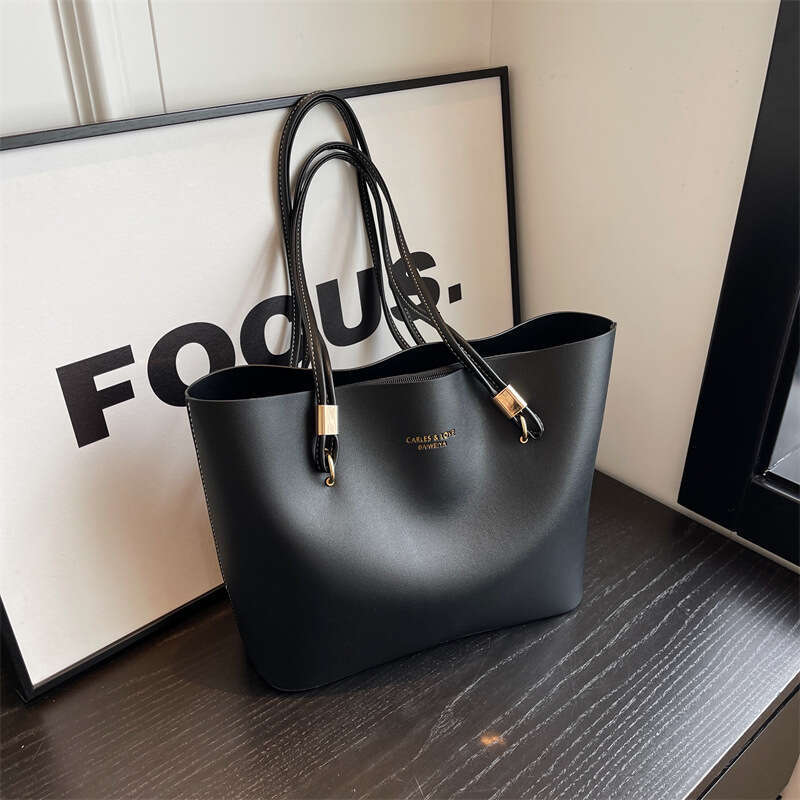 Internet Celebrity Trendy Commuter Crossbody Niche Handbag Single Shoulder Large Capacity Soft Leather Tote Bag