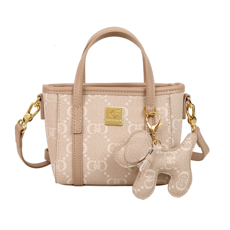 2025 New Women's Designer Fashion Basket Bag Women's Handbag High End Sense Single Shoulder Crossbody Bag Design High End Banquet Dress Bag 