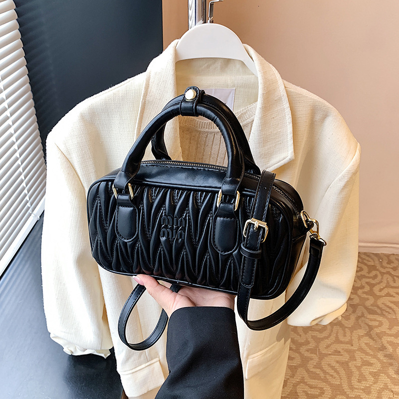 Simple Women's Wrinkled Small Square Bag Armpit Bag Free Shipping Designer Luxury New Letter Shoulder Bag Fashion Elegant Casual Mini Handbag