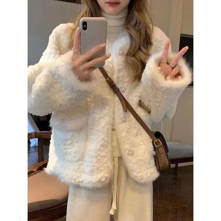 Fashionable Coat for Women's 2023 New Lamb Imitation Rabbit Hair Loose, Slim and Warm, High Grade Plush Top