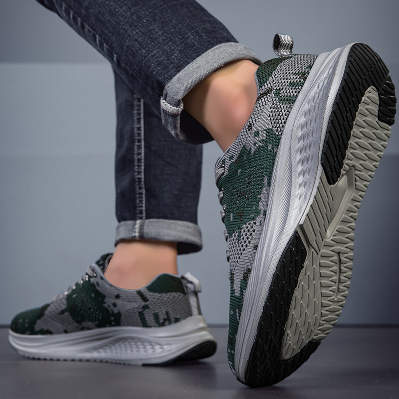2025 New military fan shoes for summer, breathable, anti-slip, wear-resistant, mesh surface, outdoor leisure sports shoes, low-, fashionable trend