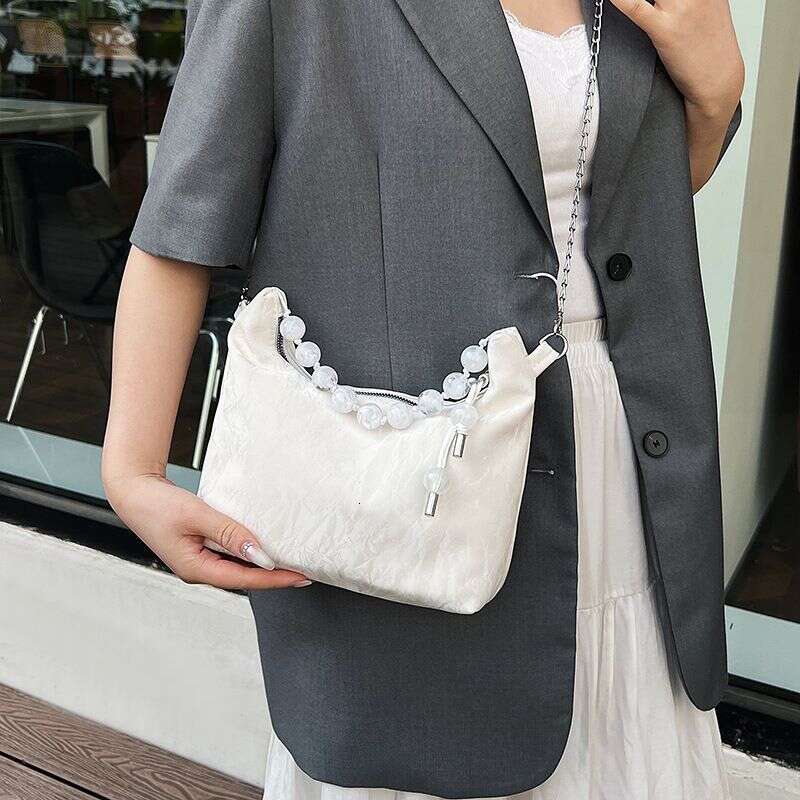 Chinese Beaded Handbag for Women's Spring/Summer 2024 New Fashion Veet Cloud Versatile Chain Crossbody Bag