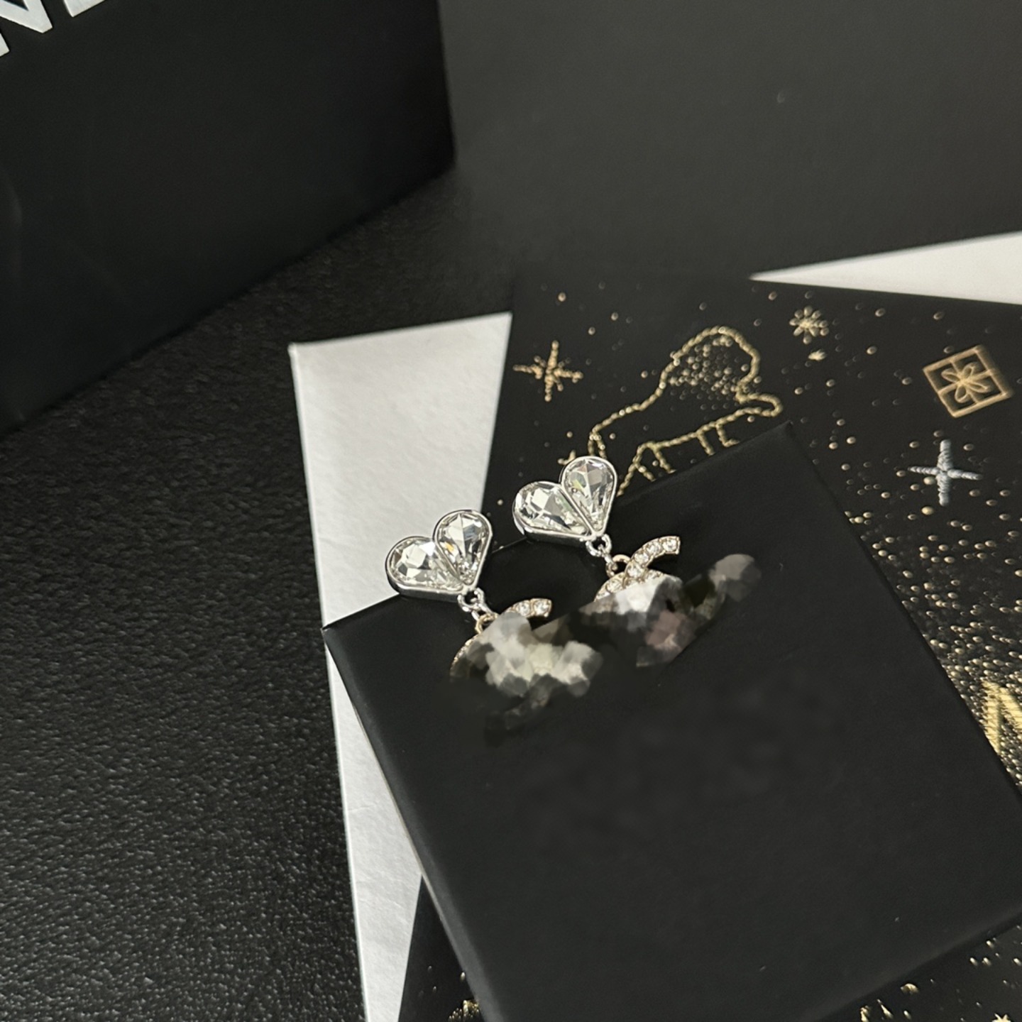 Heart - Shaped Rhinestone Double C Earrings, Sweet Light Luxury High - End Earrings