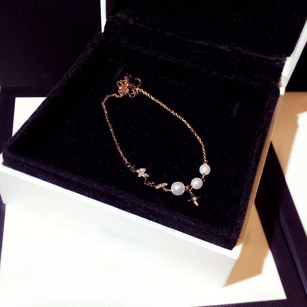 New Fashion Korean and Japanese Style Super Shiny Zircon Butterfly Pearl Star Pendant Bracelet Jewelry for Women S00321