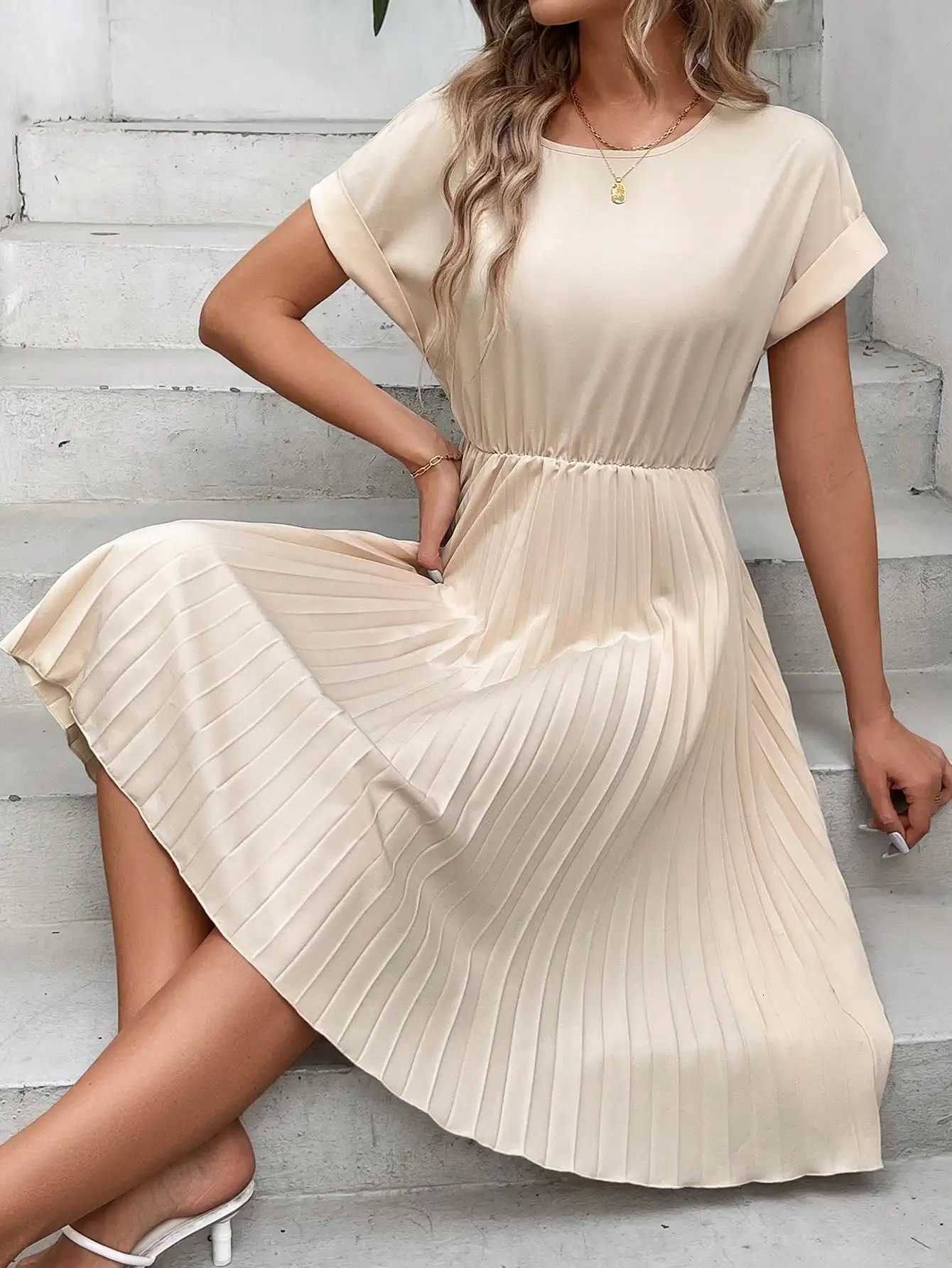 Cross border European and American womens fashionable and elegant ruffled pleated dress XJ250814