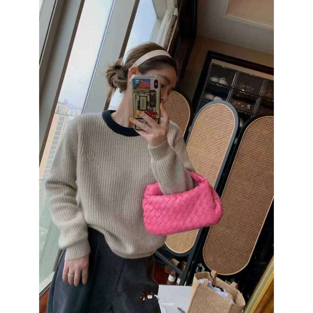 Autumn And Winter Thick Round Neck Cashmere Women's Sweater Matching Color Pit Strip Wool Knitted Bottom Loose Top 20250809