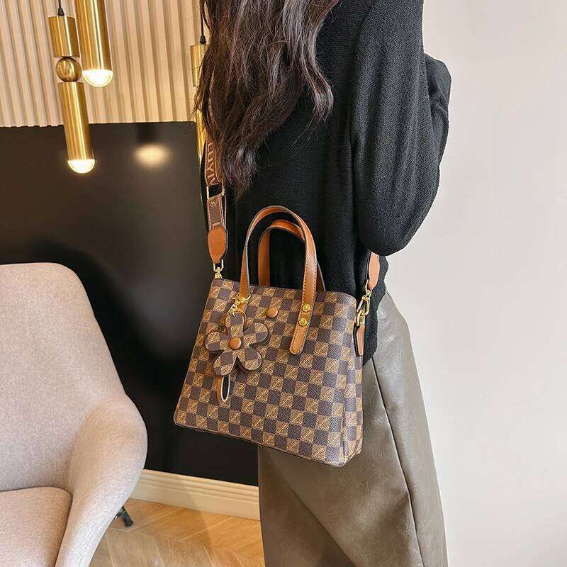 Designer Women S Crossbody Bag With Metal Decorations Premium Leather Shoulder Handbag Brand Ladies Tote Messenger