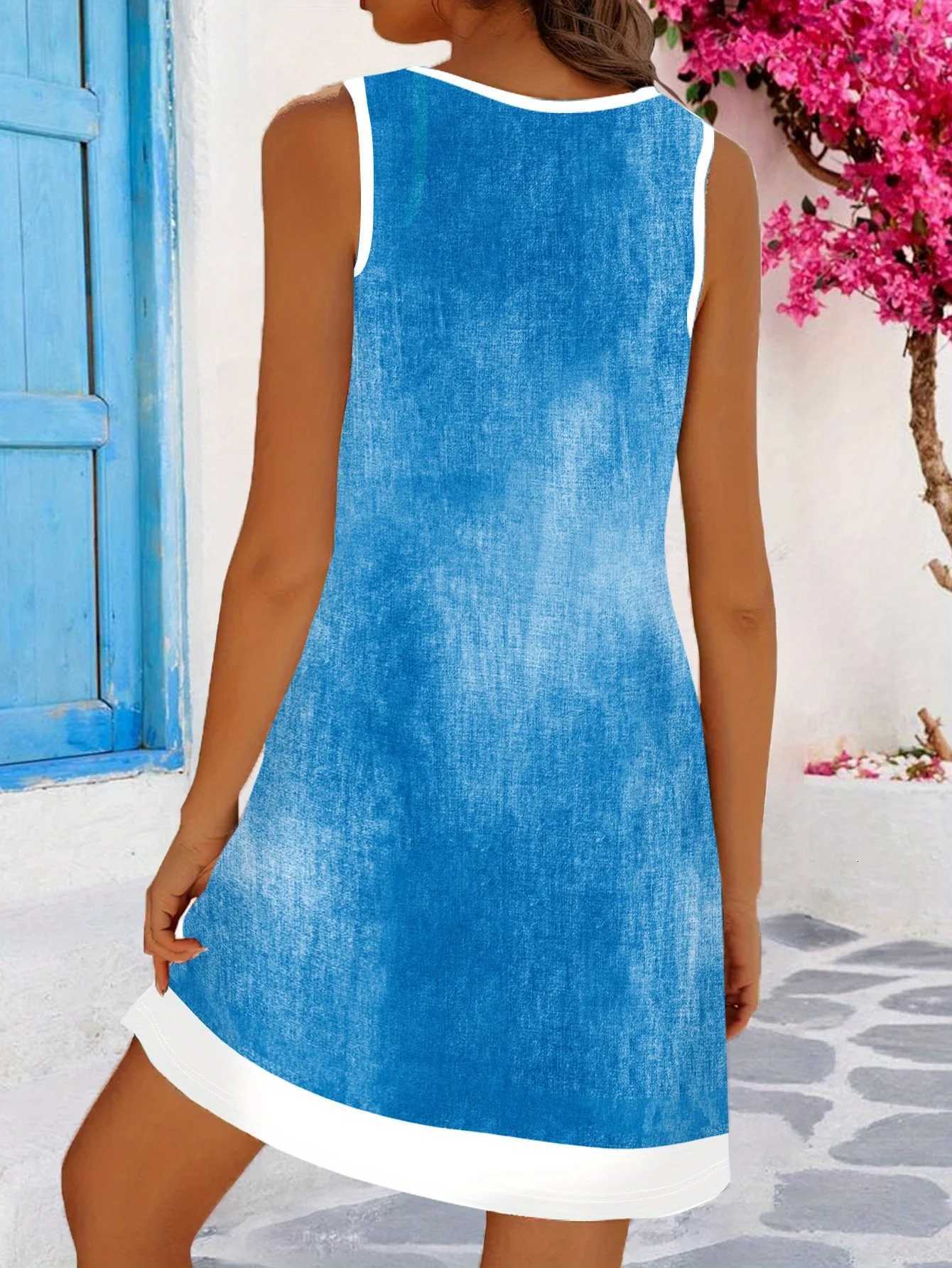 Womens Sleeveless Round Neck Denim-Print Dress with White Palm Tree Button Front Casual Vacation Style XJ250814