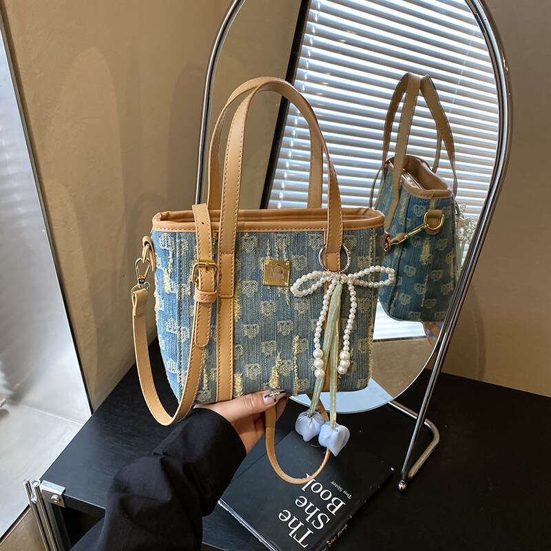 Elegant High-end Handheld Korean Niche Design Bucket 2025 New Fashion Trendy Shoulder Bag