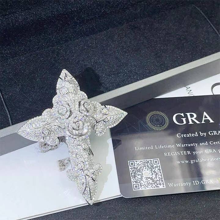 VVS Custom Moissanite Pendant Necklace Iced Out Hip Hop Style Diamond Fashion Cross Pendant Charm for Men and Women Gifts