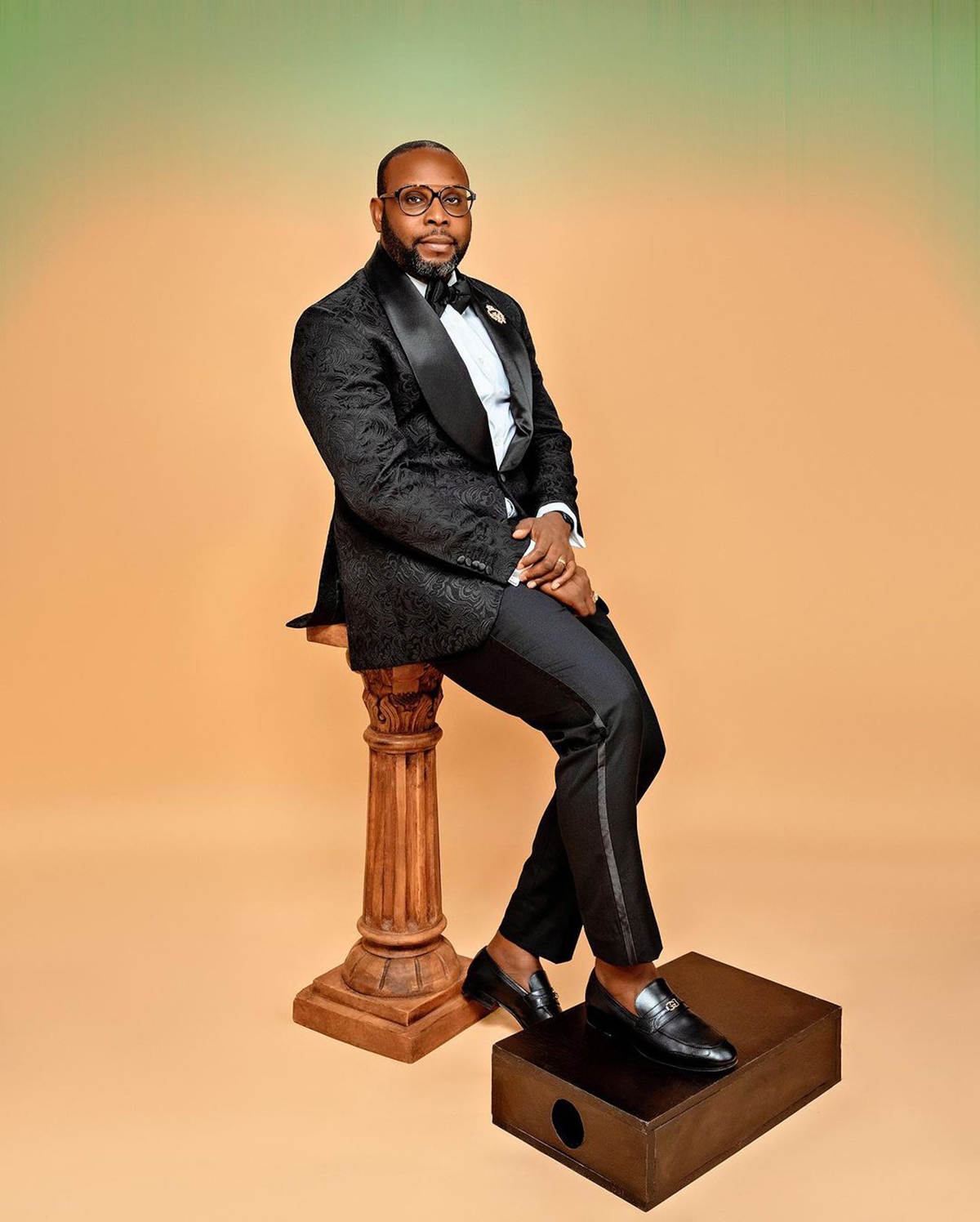 Classic Men Wedding Suits Shawl Lapel Single Breasted Floral Jacquard Tuxedos Groom Evening 2 Psc Blazer Pants Custom Made