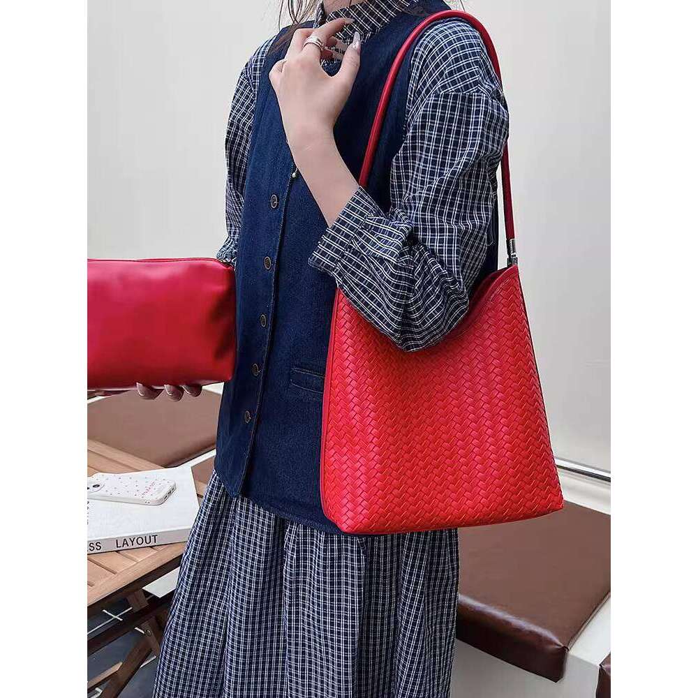 High-End Tote for Women 2025 New Trendy Woven Fashion Versatile Shoulder NEW free shipping Bag Light Luxury Soft Leather Hot Trend