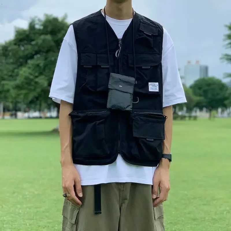 2023 Autumn Japanese Style Couples Sweater Vest Trendy Korean Version Multi-Ket Outerwear Machinery Trendy Y250814