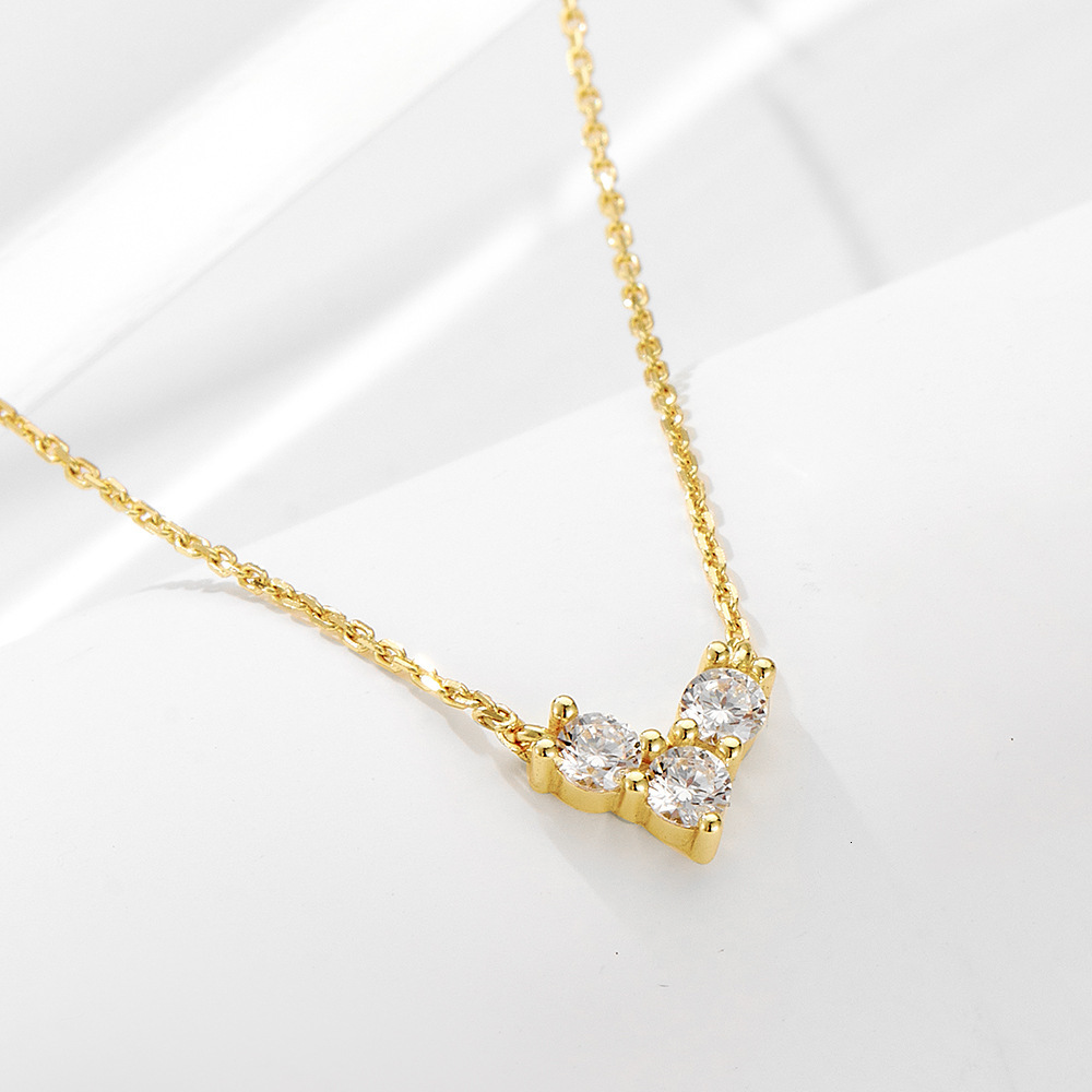 S Pure Sier Petite Mini Dia-Studded Heart for Women, Niche Design, Fashionable, Internet Celebrity, Cute and Sweet Collarbone Necklace Jewelry for Wom