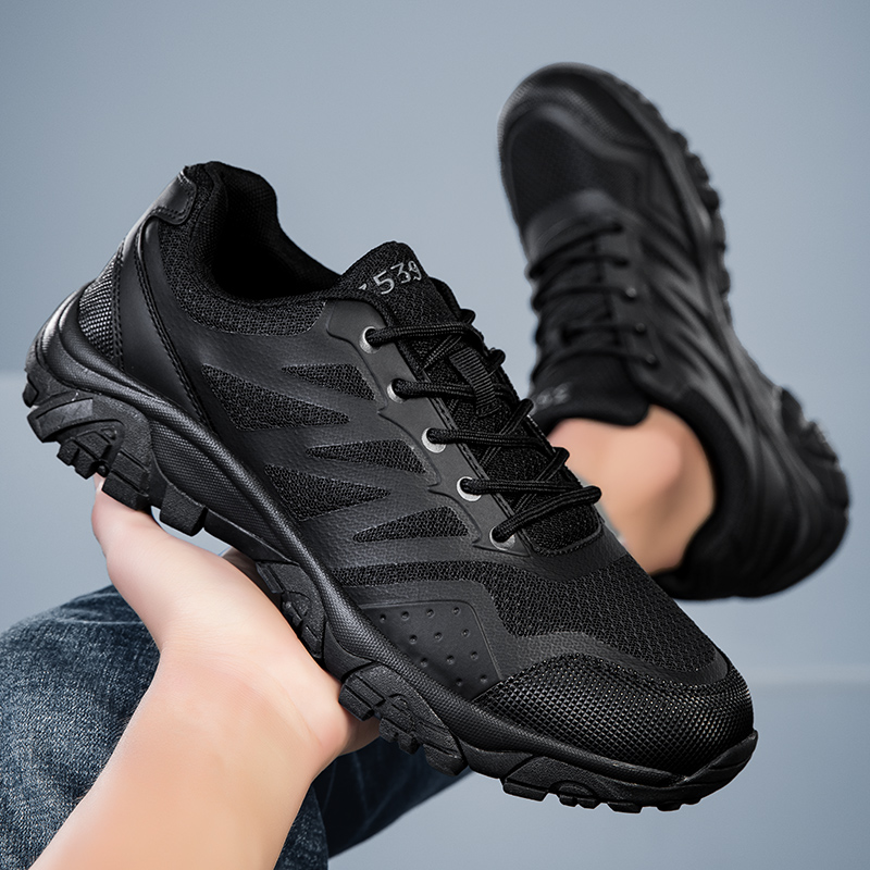 Black High-Quality Running Footwear - Ventilated Design For Optimal Performance
