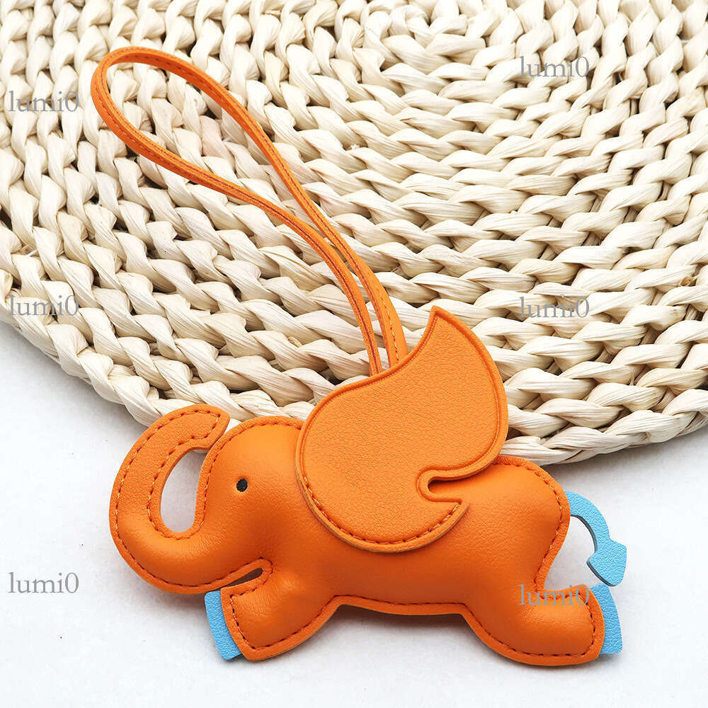 Mascot Dumbo PU Leather Pendant Creative Cute Cartoon Elephant Stuffed Bag Charm Car Keychain