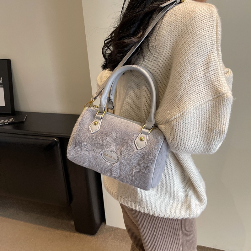 Autumn Winter Vintage Fluffy Bag 2025 New Women's Bag Trendy Luxury Bag Versatile Crossbody Handbag Boston Bag