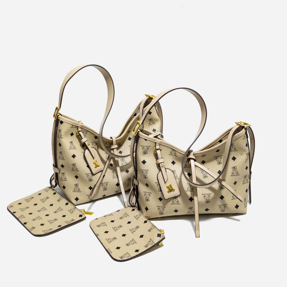 Chic This Monica Year's Trend Airport Tote Bag for Women Stylish Fashion Niche Commuting Large Capacity Shoulder Crossbody