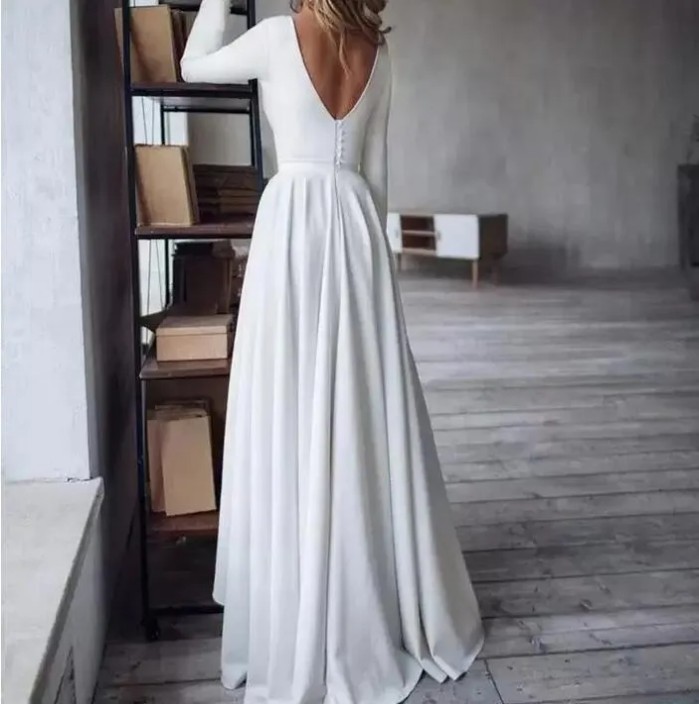 Simple Crepe Boho Beach Wedding Dresses Scoop Neck Long Sleeves High Low Covered Buttons Plus Size Wedding Gown Robes de mariee