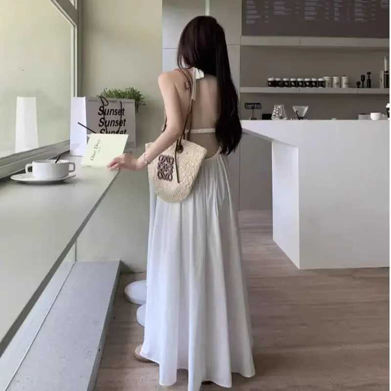 Summer Vacation Dress Thailand Style Open-back Halter Neck Age-reducing Photography Beach Long Dress with Belt XJ250814
