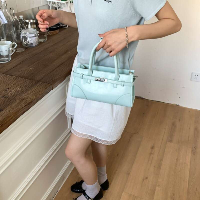 Korean 2025 New Style Solid Color Casual Shoulder Crossbody Bag in Niche Fashion Oil Wax Leather Handbag