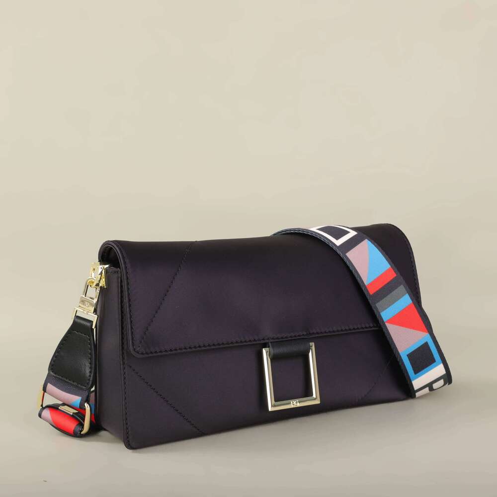 PG Exquisite Brand Fashion Handbag Classic Solid Design Shoulder Dark Letter Emed Ladies Party Bag