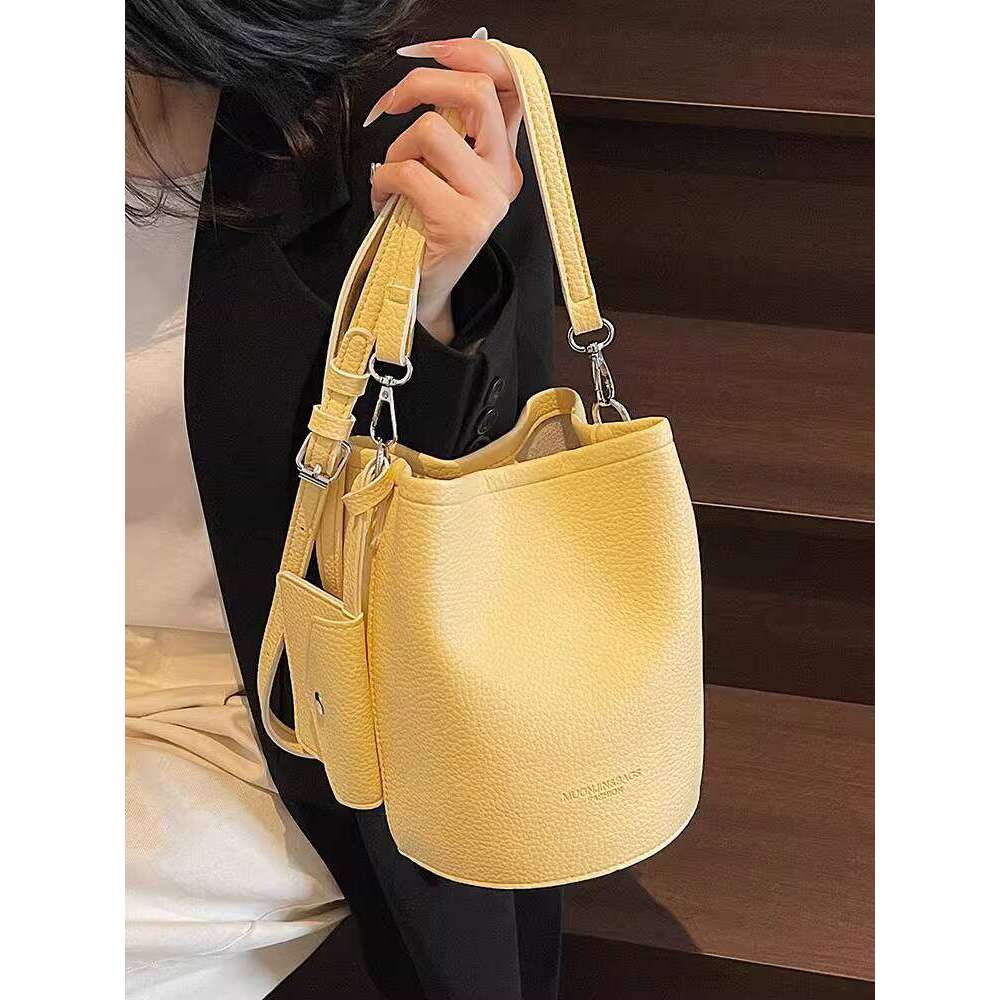 Niche Design Simple Casual Commuter Handbag for Women 2025 NEW free shipping Spring New Fashion Versatile Crossbody Bucket Bag