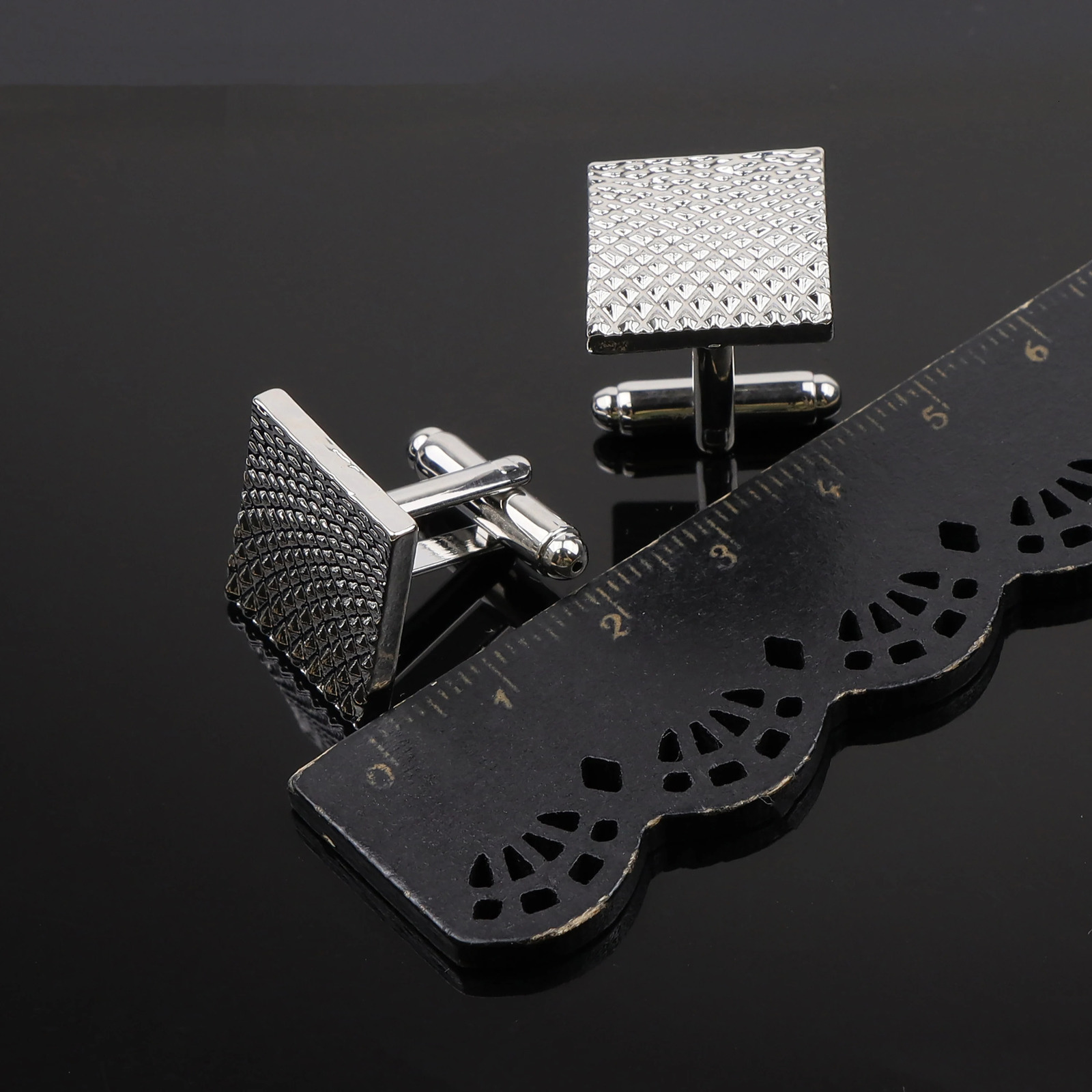 Classic Square Round Mens Cufflinks High Quality Black Gold Silver Color Glossy Suit Cuff Links Wedding Party Shirts Accessories 250812