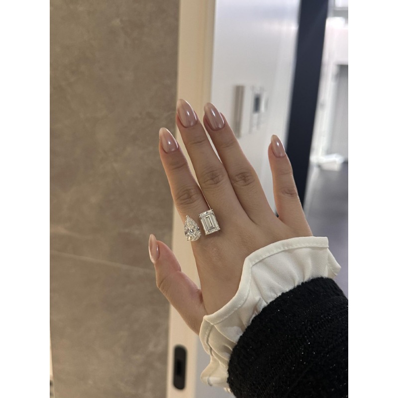 Contemporary Style Statement Pearl-Inspired Charm Bangle Bracelet - A Must-Have Piece