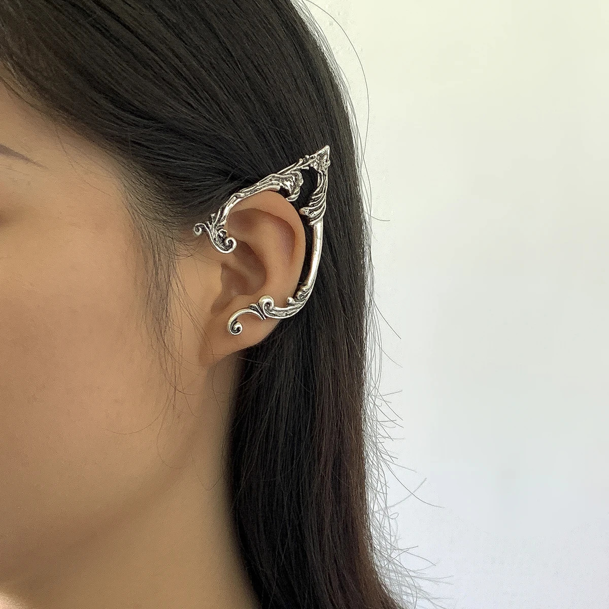 1Pair Goth Punk Fairy Elf Ear Cuff Earrings for Women Trendy Vintage Piercing Clip Earring Halloween Jewelry Accessories Gift 250812