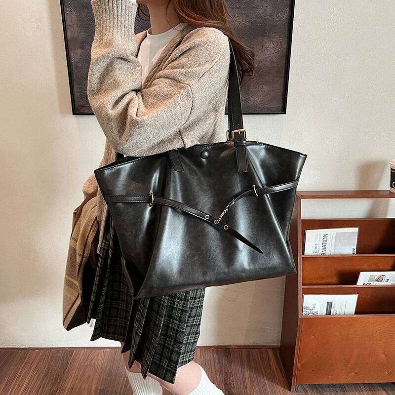 LEFTSIDE Retro Big PU Leather Shoulder For Women 2024 Winter Trend New Y2k Fashion Handbags Females Travel Tote Bag
