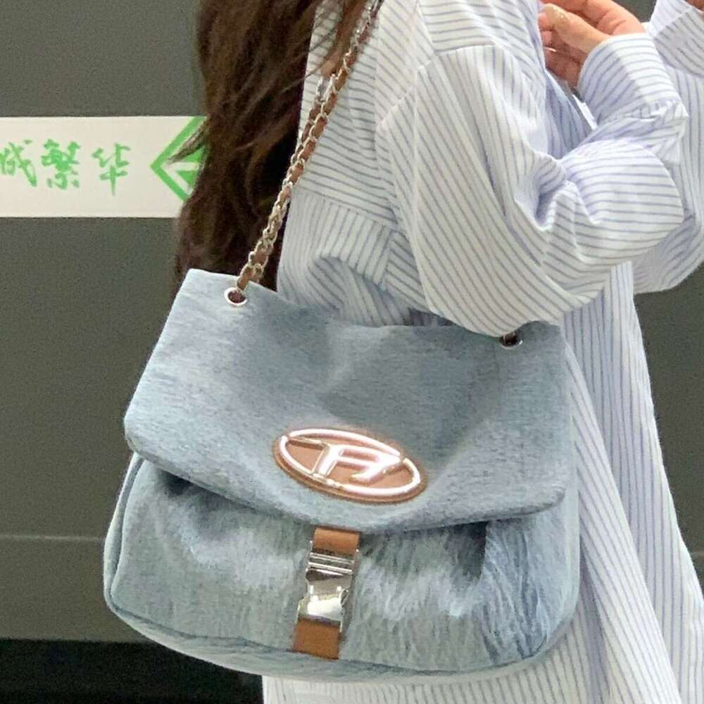 High-Quality Texture Wandering for Women 2025 New Large Capacity Bags Designer Tote Nylon Shoulder Versatile Crossbody Chain Bag