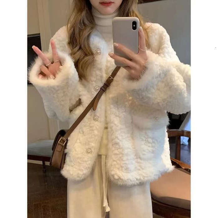 Fashionable Coat for Women's 2023 New Lamb Imitation Rabbit Hair Loose, Slim and Warm, High Grade Plush Top