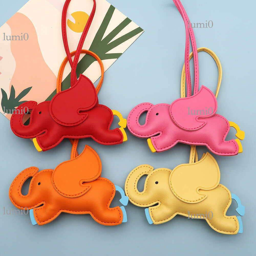Mascot Dumbo PU Leather Pendant Creative Cute Cartoon Elephant Stuffed Bag Charm Car Keychain