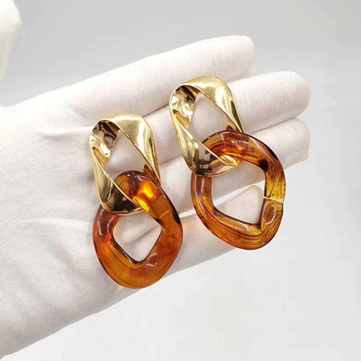 Pair of Resin Metal Earrings Fashion New Women's Accessories Cross-border