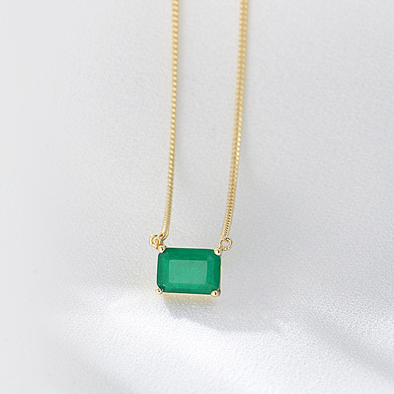 S Pure Sier Square Emerald Color Necklace for Women, Niche Design Sense, Light , Simple Single Dia Clavicle Chain Jewelry for Women