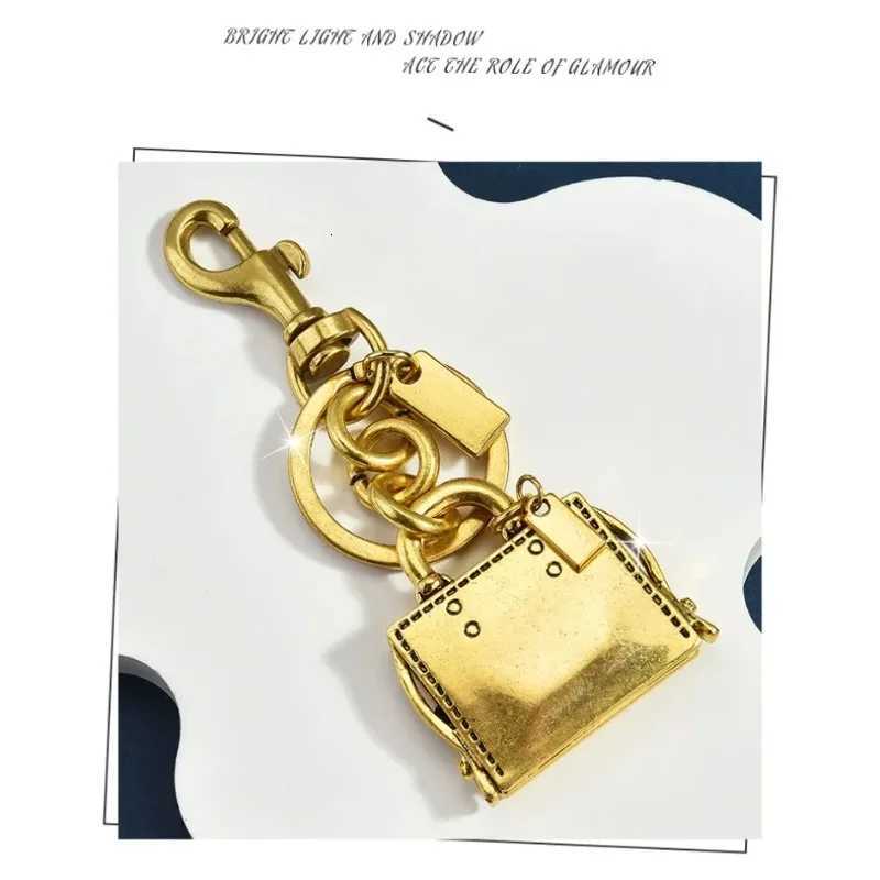 Simple bag pendants accessories schoolbag hangers ladies keychain pendants high-end style keychains S250814