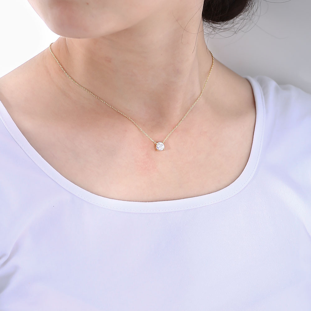 2022 New INS Round Zircon Pendant Sterling Sier Necklace for Women with Unique Design and Light Clavicle Chain Jewelry for Women