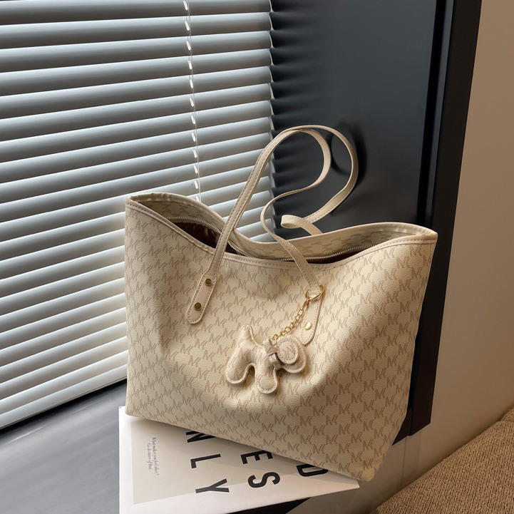 New Fashion Women's Large Capacity Shopping Bag Free Shipping Designer Luxury Letter Commuter Handbag Single Shoulder Underarm Bag Handheld Leisu