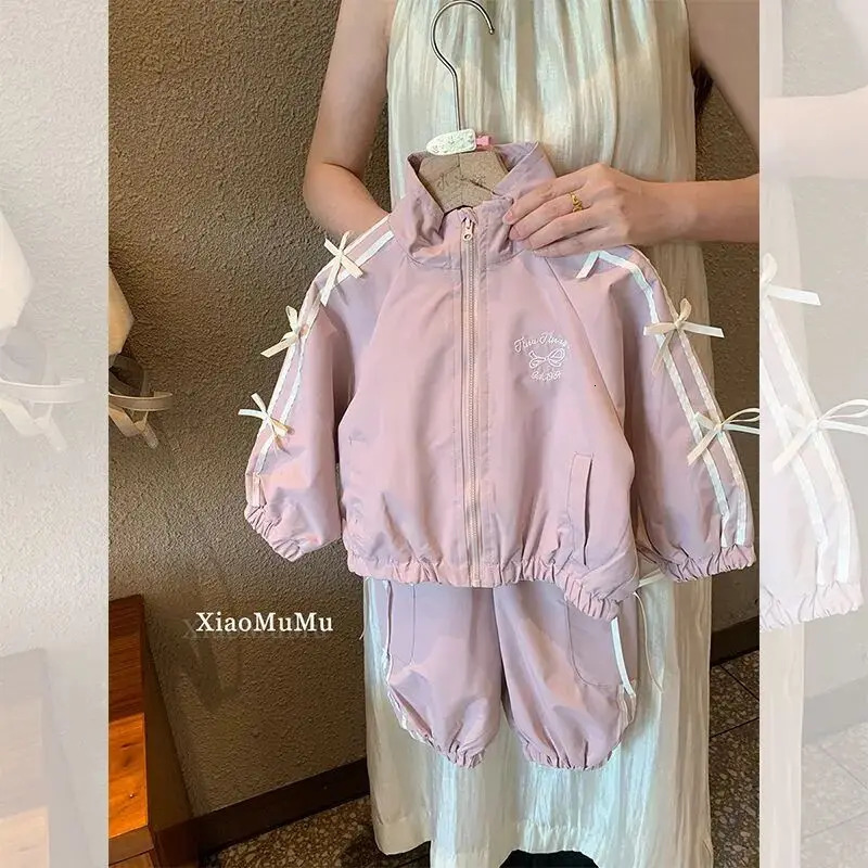 Girls Set Spring and Autumn Style Childrens Western Style Korean Edition Bow Coat Pants Casual Sports Two Piece Set 250813