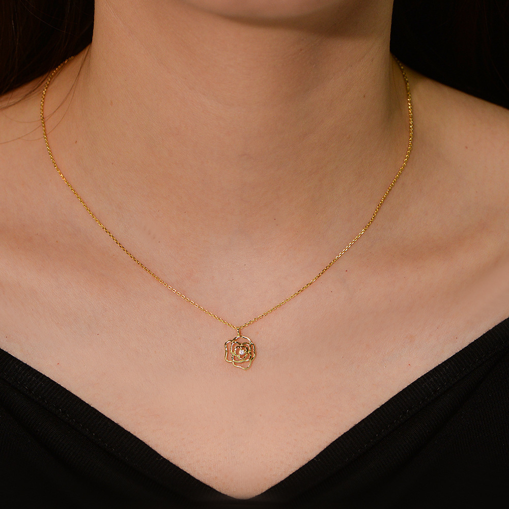 French Style Light Hollow Rose Flower Pure Sier Necklace for Women, Niche Design, Exquisite and High-end Clavicle Chain Accessory Jewelry for Women
