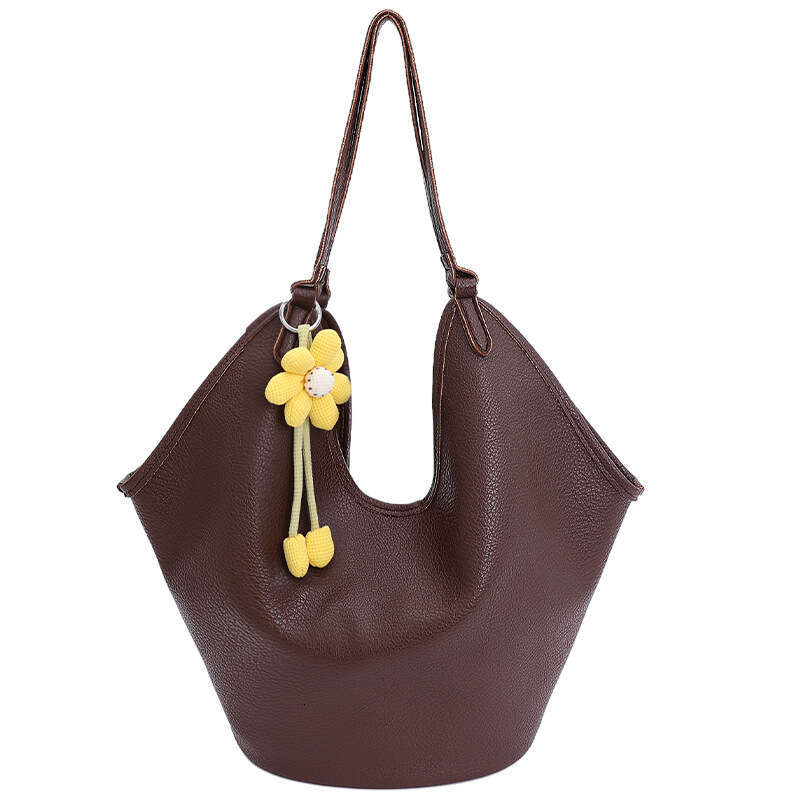 Autumn Casual Large Capacity Bucket for Women 2025 New Versatile Shoulder Soft Leather Commuter Tote Bag