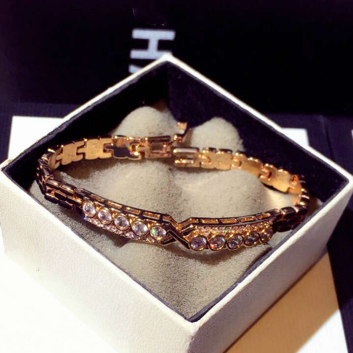 New Fashion Korean and Japanese Style Trendy Super Shiny Zircon Inlaid Geometric Elegant Versatile Bracelet Jewelry for Women S00331