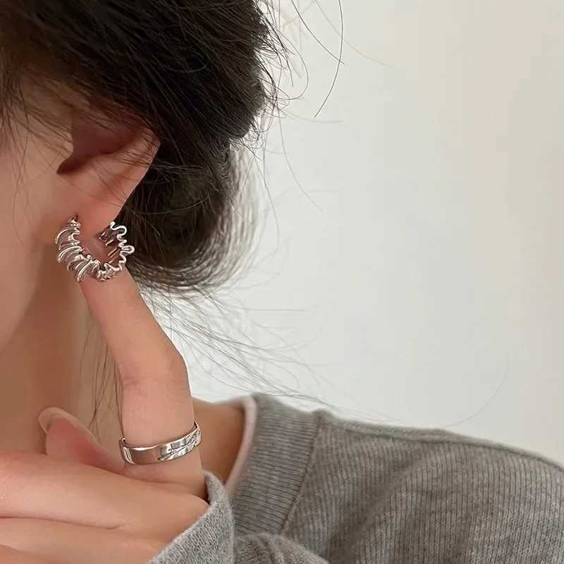 Personality Irregular Wavy Pleated Hoop Earrings for Women New Charm Gold Plated Stainless Steel Dangle Jewelry Accessories Gift XJ250814